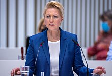 Ministerpr&auml;sidentin Manuela Schwesig (SPD) im Landtag von Mecklenburg-Vorpommern. - Jens B&uuml;ttner/dpa