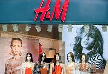 H&M - Foto: Hauke-Christian Dittrich/dpa