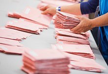 Karlsruhe bewertet m&ouml;glichen Wahlfehler 2017 - Foto: picture alliance / Rolf Vennenbernd/dpa