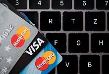 In Russland ausgestellte Karten von Visa und Mastercard sind vorerst nicht mehr im Ausland einsetzbar. - Monika Skolimowska/dpa-Zentralbild/ZB