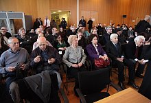 Zeugen kommen von weit her - Bernhard Preu&szlig;