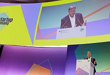 Habeck beim Startup Germany Summit 2024 - Carsten Koall/dpa