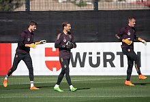 Die Torh&uuml;ter Kevin Trapp, Oliver Baumann und Marc-Andr&eacute; ter Stegen (l-r) beim Training der deutschen Fu&szlig;ball-Nationalmannschaft. - Sebastian Gollnow/dpa
