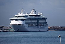 Jewel of the Seas von Royal Caribbea ankert in Palma, Mallorca - Andrea Warnecke/dpa-tmn