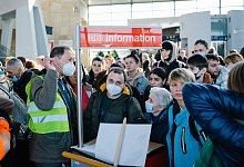 Registrierung der ankommenden Flüchtlinge - Foto: Ole Spata/dpa