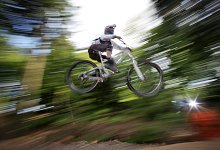 Mountainbiker im Wald - Foto: Fredrik von Erichsen