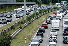 Stau auf der Autobahn - Foto: Markus Scholz/Archiv/dpa