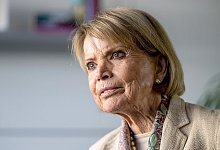 Schauspielerin Uschi Glas stellt ihr Buch vor - Peter Kneffel/dpa