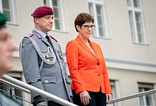 Annegret Kramp-Karrenbauer - Foto: Kay Nietfeld/dpa