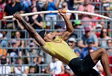 Sprang mit einer H&ouml;he von 5,85 Meter zu EM-Silber: Bo Kanda Lita Baehre. - Sven Hoppe/dpa