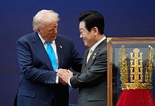US-Präsident Trump in Südkorea - Mark Schiefelbein/AP/dpa