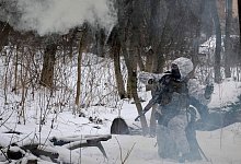 Freiwilliges Milit&auml;r in Kiew - Foto: Efrem Lukatsky/AP/dpa