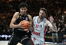 L&ouml;wen Braunschweig - W&uuml;rzburg Baskets - Swen Pf&ouml;rtner/dpa