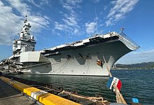 Frankreichs Flugzeugtr&auml;ger Charles de Gaulle in Philippinen - Joeal Calupitan/AP/dpa
