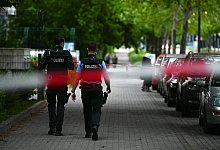 Attacke vor Wohnblock in Halle-Neustadt - Heiko Rebsch/dpa
