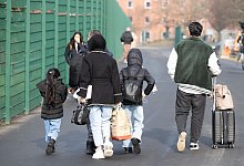 Flüchtlinge in Erstaufnahmeeinrichtung - Boris Roessler/dpa