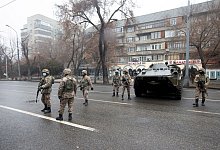 Ausschreitungen - Foto: Vasily Krestyaninov/AP/dpa