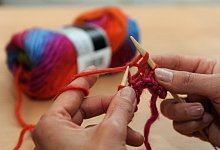 Stricken mit Multicolorgarn - Foto: Britta Pedersen