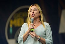 Die rechtsextreme Partei &laquo;Fratelli dItalia&raquo; liegt wie der gesamte Mitte-Rechts-Block in allen Umfragen zur Parlamentswahl in Italien deutlich vorn. - Domenico Stinellis/AP/dpa