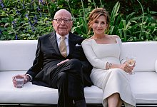 Rupert Murdoch und Elena Zhukova - News Corp/PA Media/dpa