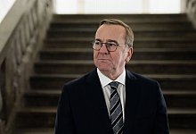 Interview mit Bundesminister für Verteidigung - Carsten Koall/dpa