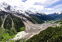 Gletscherabbruch im Wallis - Jean-Christophe Bott/KEYSTONE/dpa