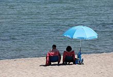 Sommerwetter - Foto: Bernd W&uuml;stneck/dpa