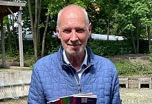 Fr&uuml;her war Kurt (68) selbst zeitweise arbeitslos. Heute schreibt er Kochb&uuml;cher f&uuml;r Menschen mit wenig Geld. - Christian Lache/ZDF/dpa