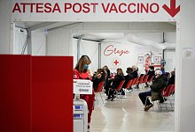 In Italien gilt von Samstag an f&uuml;r Menschen im Alter von mehr als 50 Jahren eine Corona-Impfpflicht. - Gregorio Borgia/AP/dpa/Archiv