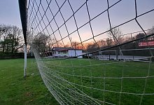 Sportplatz in Niese - Michaela Wei&szlig;e(LZ)