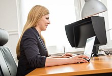 Virtuelle Hauptversammlungen - Christin Klose/dpa-tmn