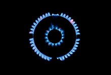 Auch wenn sich Verbraucher auf gestiegene Energiekosten einstellen m&uuml;ssen, ist nicht automatische jede Erh&ouml;hung rechtens. - Marijan Murat/dpa/dpa-tmn