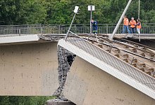 Carolabrücke in Dresden eingestürzt - Robert Michael/dpa