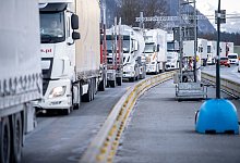 R&uuml;ckstau - Foto: Matthias Balk/dpa