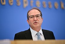 Bundesinnenminister Dobrindt - Sebastian Christoph Gollnow/dpa