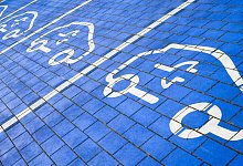 Elektroautos - Julian Stratenschulte/dpa