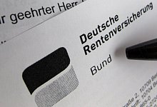 Renteninformation - Foto: Franz-Peter Tschauner/dpa