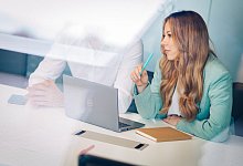 Arbeitswelten - Gruppenarbeit - Zacharie Scheurer/dpa-tmn