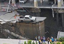 Straßeneinsturz in Bangkok - Sakchai Lalit/AP/dpa