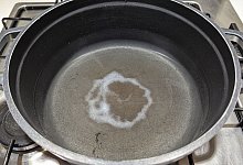 Salz-Muster im Kochtopf - Pallav Kant/dpa