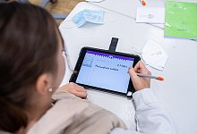 Digitale Schulen - Foto: Guido Kirchner/dpa