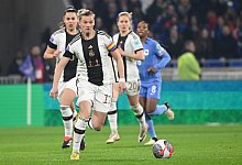 Alexandra Popp und Lena Oberdorf - Sebastian Christoph Gollnow/dpa