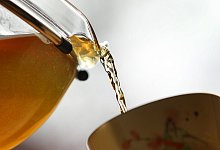 Gr&uuml;ner Tee - Foto: Karl-Josef Hildenbrand/dpa