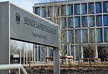 Arbeitgeber, die h&auml;rtere Corona-Regeln aufstellen als von den Beh&ouml;rden vorgesehen, d&uuml;rfen Urlaubsr&uuml;ckkehrer nicht ohne Bezahlung in Quarant&auml;ne schicken. - Martin Schutt/dpa-Zentralbild/dpa