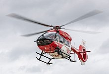 Ein Rettungshubschrauber startet zu einem Einsatz - Daniel Karmann/dpa/Archivbild