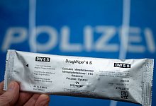 Verkehrskontrolle - Schnelltest zur Erkennung von Drogenkonsum - Soeren Stache/dpa