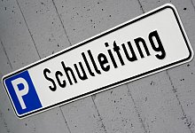 Schulleitung mit Künstlicher Intelligenz vereinfachen - Marius Becker/dpa