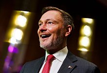 Konditorenkel Lindner vermisst nach Tortenwurf noch Sahne - Christoph Reichwein/dpa