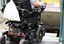 Protesttag gegen Barrieren im Bus- und Bahnverkehr - Jessica Lichetzki/dpa