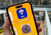 Aktivierte Bildschirmlupe auf einem iPhone - Till Simon Nagel/dpa-tmn